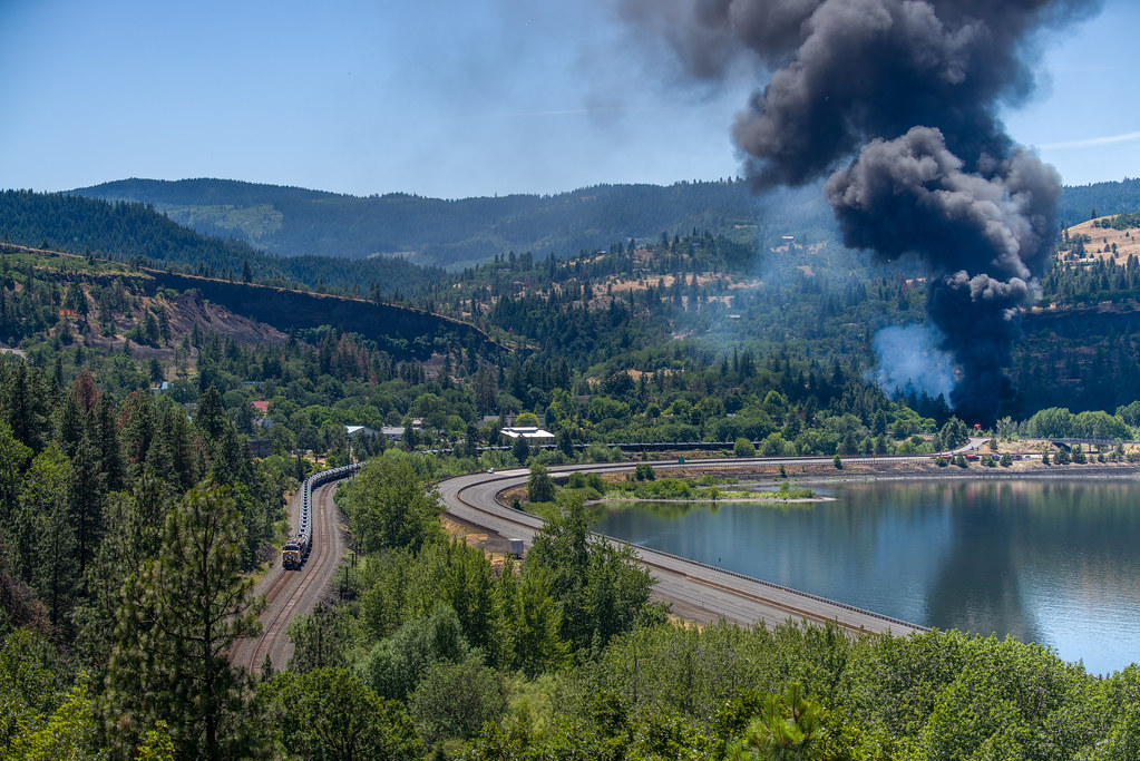 Elevation of Bingen, WA, USA Topographic Map Altitude Map