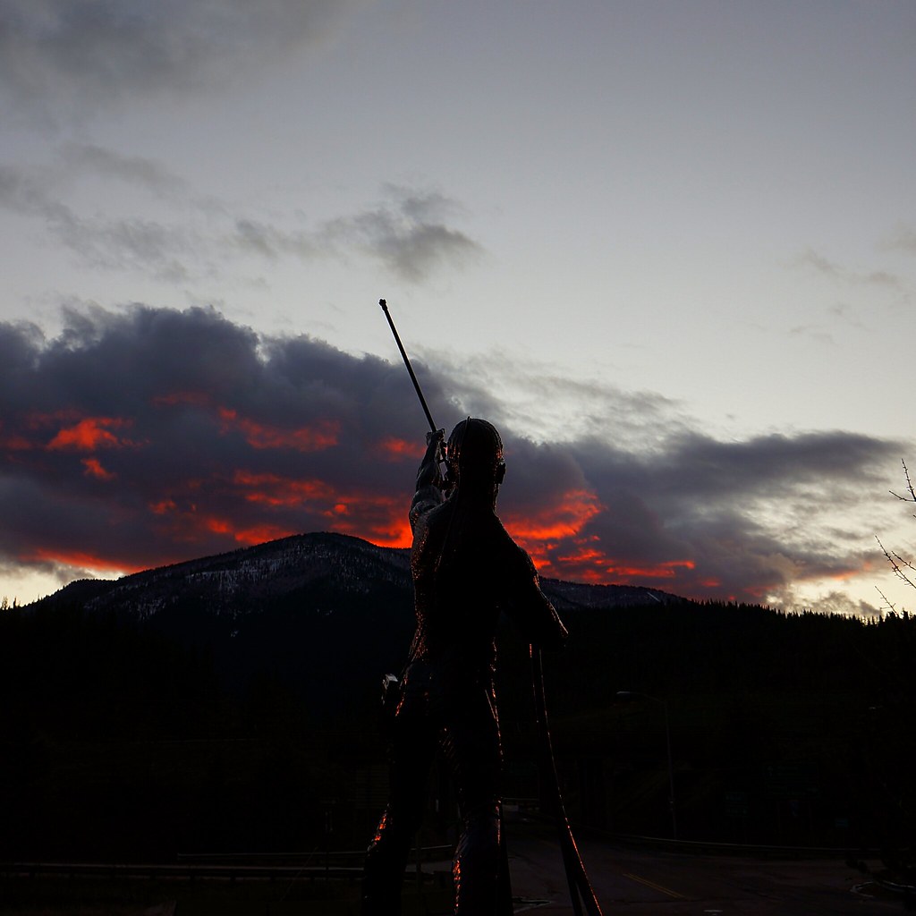 Salida y puesta de sol de Kellogg, Idaho, EE. UU.