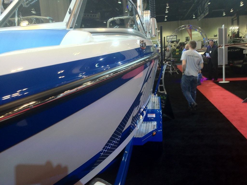 Calgary Boat Show Wakesurfing