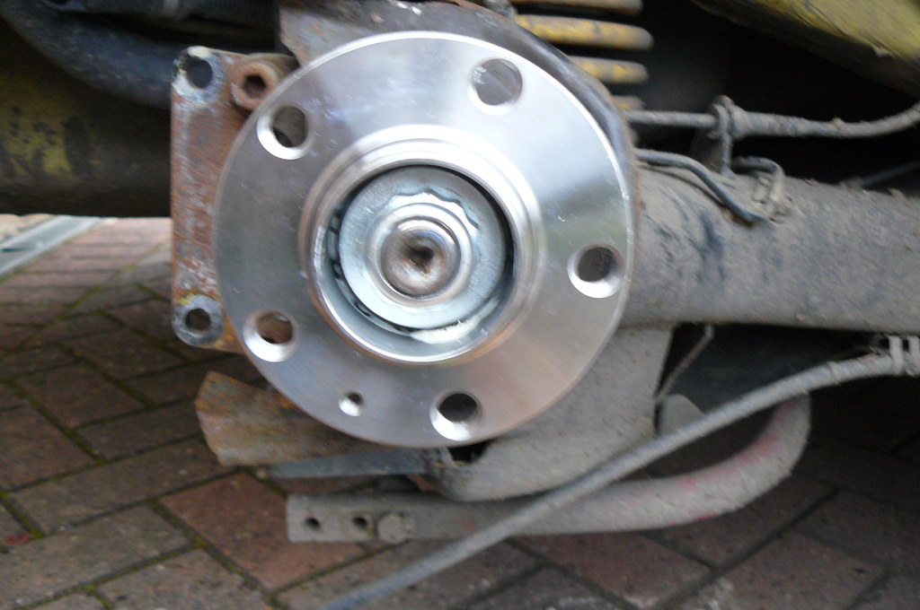 Changing rear wheel bearings Guide