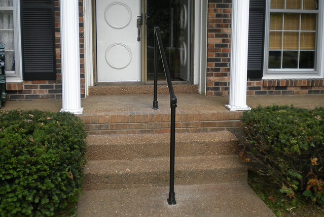 Simple Handrail for Steps Promotes Elderly Mobility