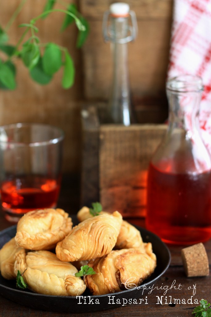 Cooking Chapter Fried flaky pastries stuffed with tuna