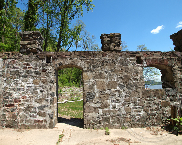 Undercliff Bathhouse Ruins on the Hudson River, Palisades Interstate
