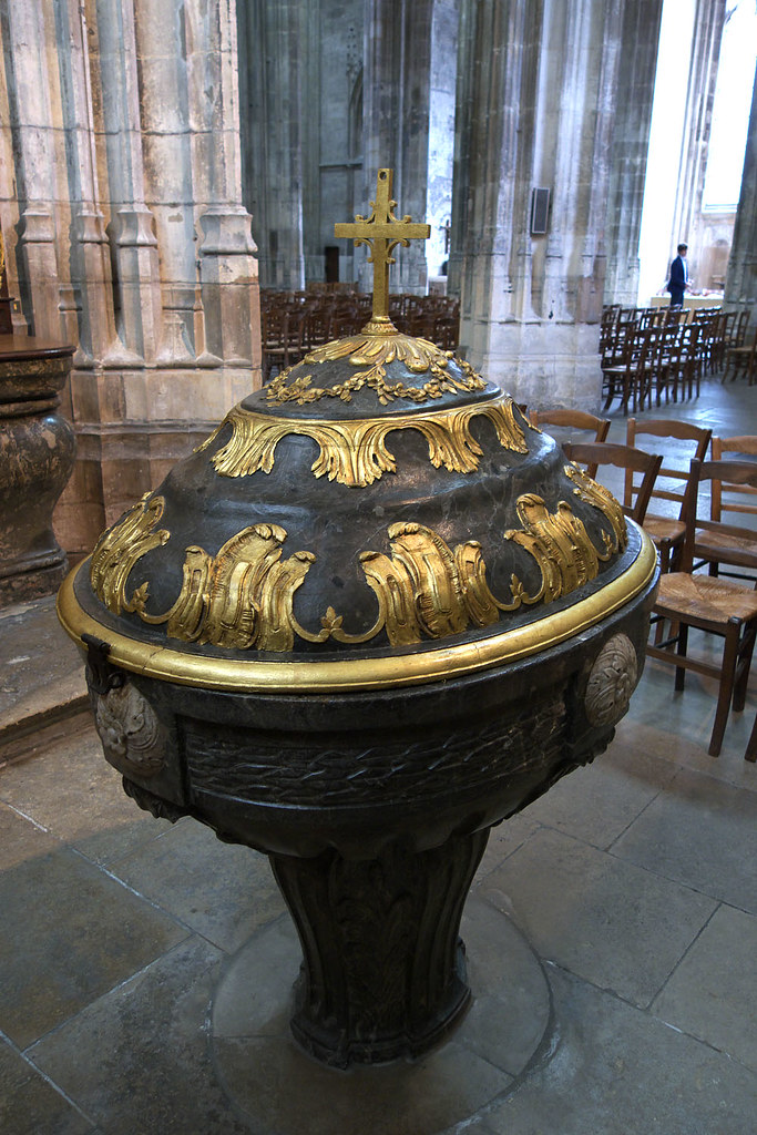 Rouen, cathédrale NotreDame, intérieur, fonts baptismaux a photo on