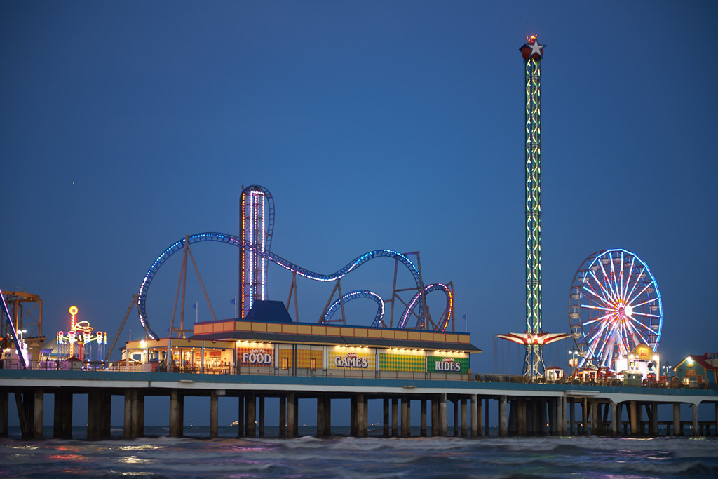 Galveston Pleasure Pier at night Galveston Pleasure Pier Flickr
