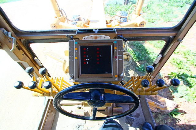 Cat 140G Interior Controls The 140G Motor grader has a dir… Flickr