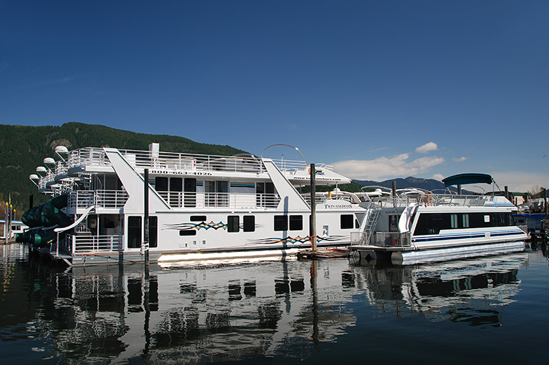 Houseboating on Shuswap Lake Sicamous and North Shuswap British