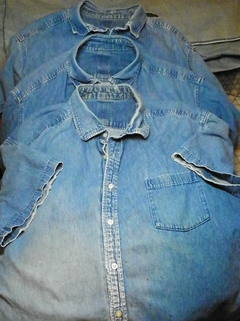 Made Jan 2008, 5.75 yrs ago, washed and worn avg 40 times a year