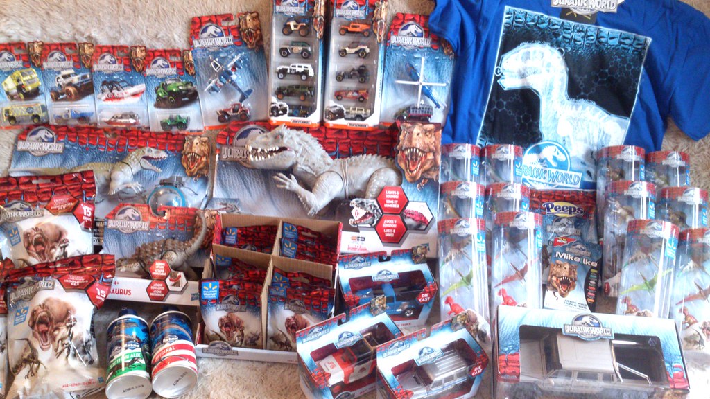 Jurassic World 2015 (Jurassic Park 4) Toy Collection April / May 2015
