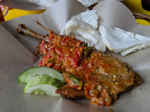 ayam gepuk pak gembus malaysia