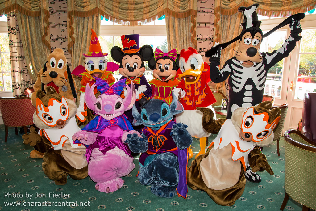 Halloween Brunch at Disney Character Central