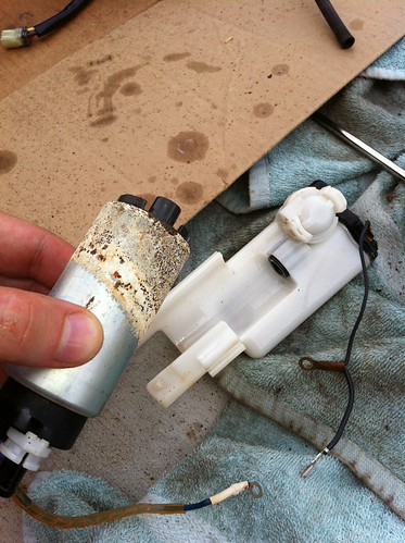 How to: Inspect/Clean 'Fuel Filter' 05-06 ZX6R 636 | Kawasaki