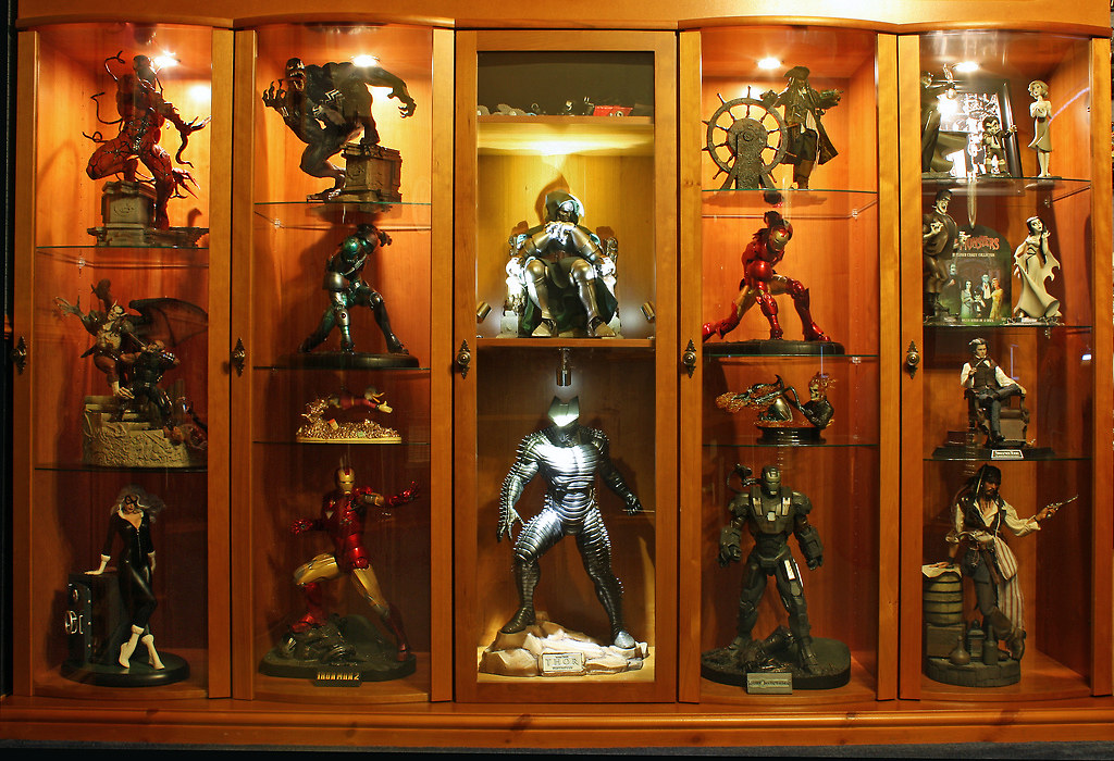 Jay's Sideshow & Hot Toys collection. (page 1,2,3,4)