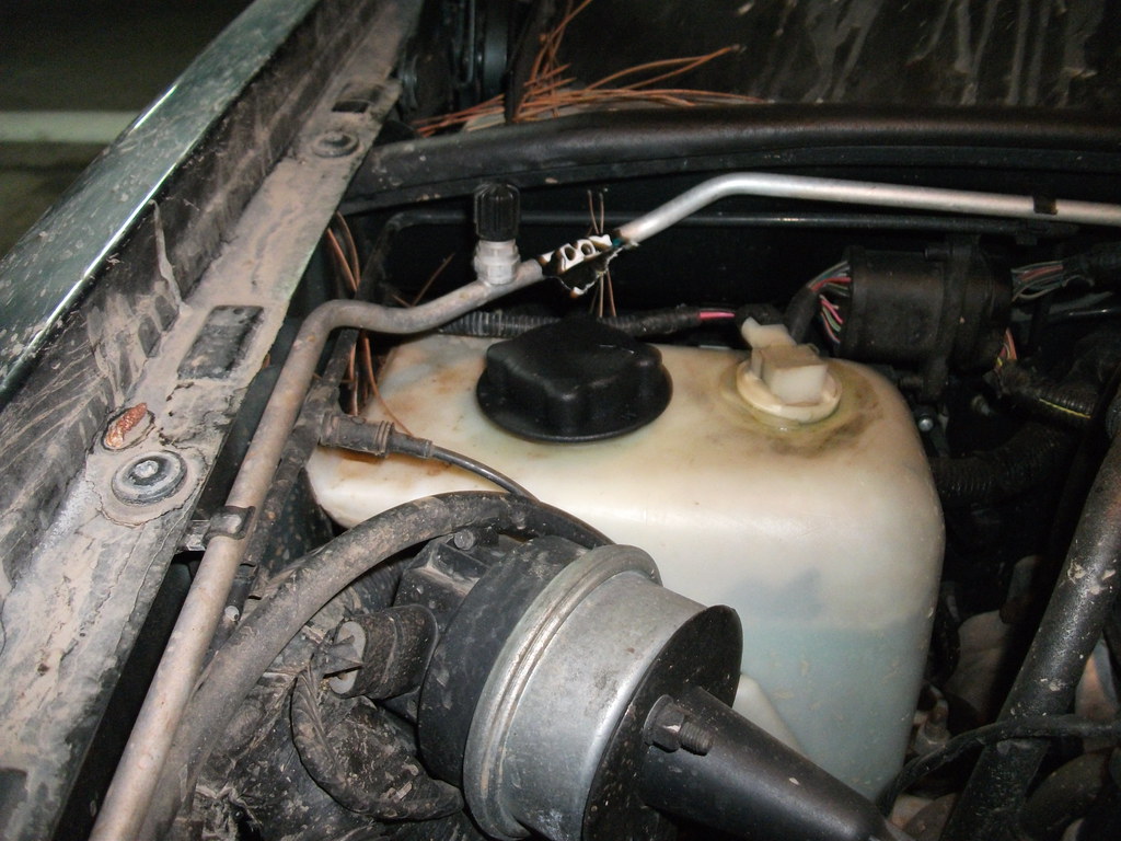 (loose cap) Replacements for nonrenix coolant recovery tank (93 ZJ