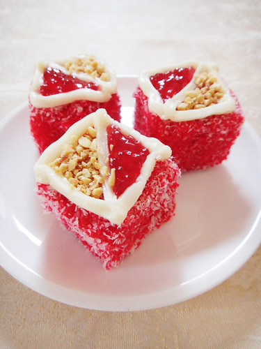 Gato Carre Rouge Inspired To Bake