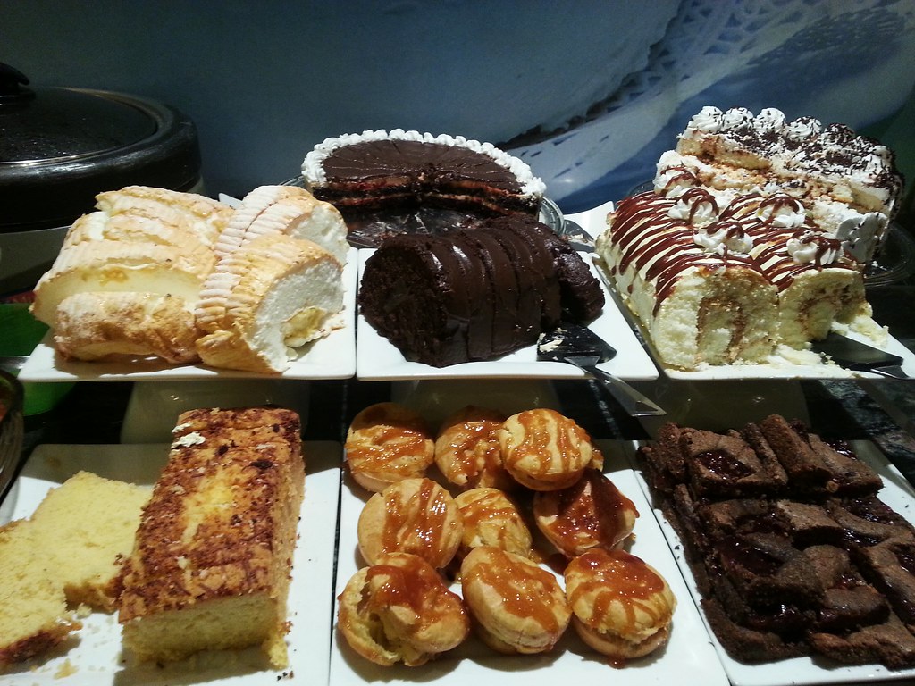 LOVE DESSERTS Unlimited sweets for just P199. Brace yourself for some