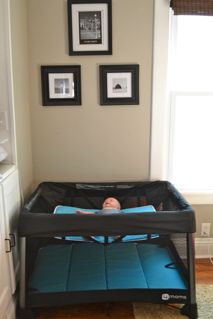 Giveaway A Breeze playard from 4moms NewlyWoodwards