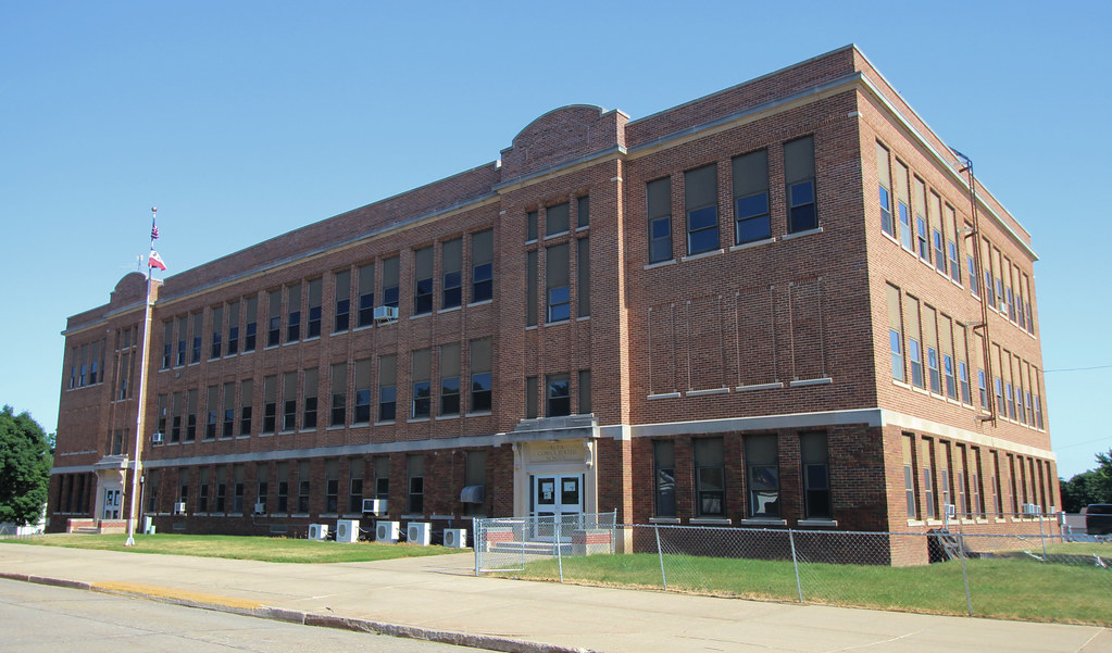 Salida y puesta de sol de Main St, Aurelia, IA, EE. UU.