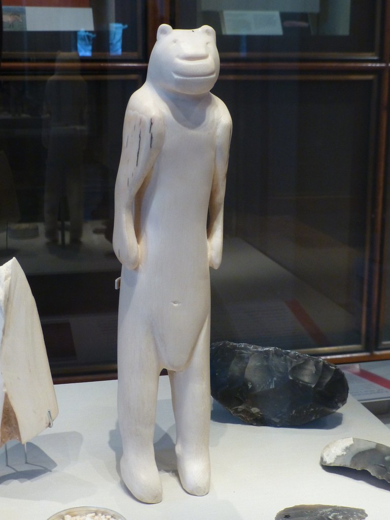 Replica Lion Man Statue A replica of the 35,000 year old l… Flickr