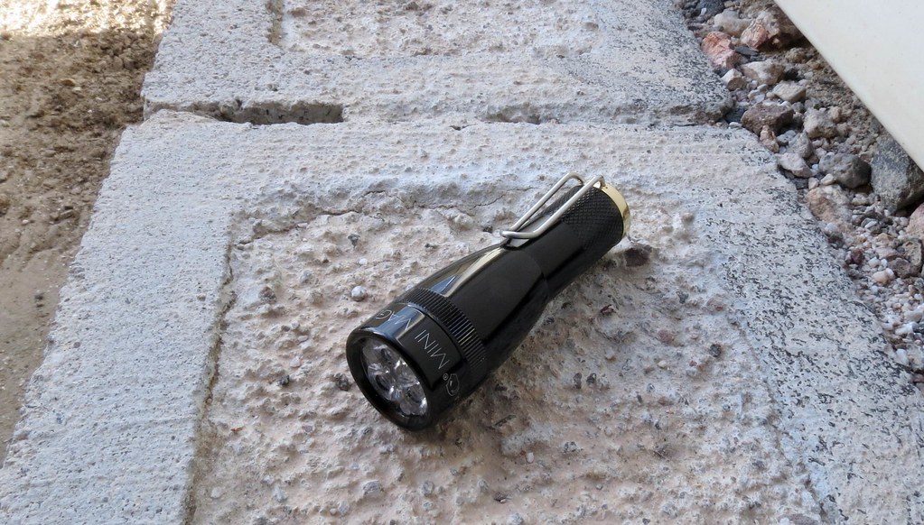Review "Black Beauty" Match Mod Custom Mini Maglite AA (3 x XPG/14500