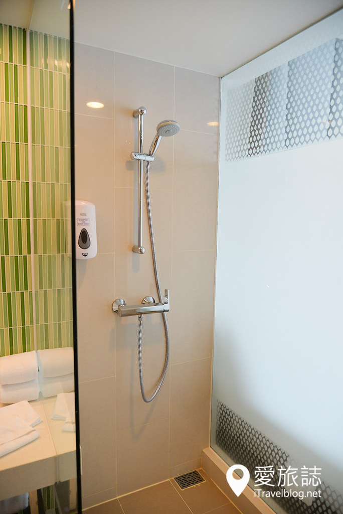 Holiday Inn Express Shower Head
