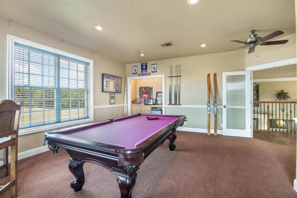 Horse ranch on 183 acres w/stately home! for Sale in Sulphur Springs