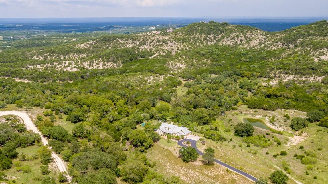 Hill Country Views, Plentiful Wildlife, Custom Home for Sale in Boerne, TX Kendall County