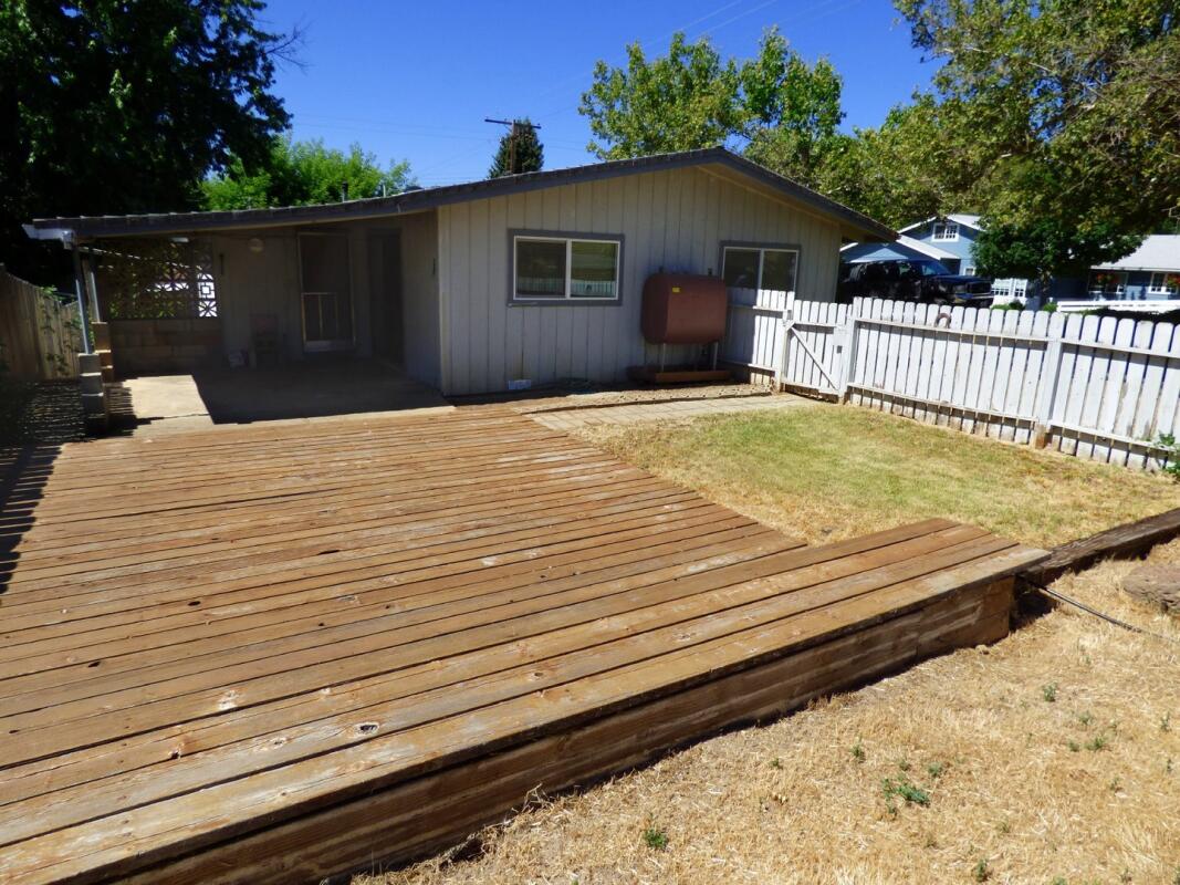 Fairchild House for Sale in Yreka, CA Siskiyou County Farm & Ranch