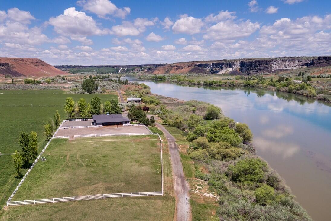 Salmon Creek Farm for Sale in Hagerman, ID Twin Falls County Farm