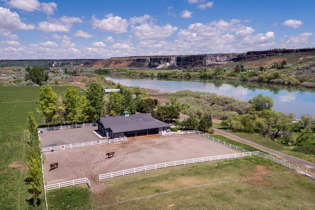 Salmon Creek Farm for Sale in Hagerman, ID Twin Falls County Farm