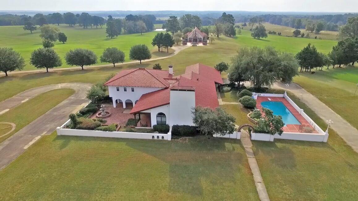 A Versatile Southwest Arkansas Premier Offering for Sale in De Queen