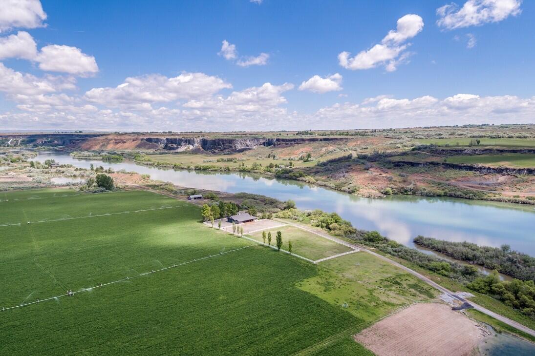 Salmon Creek Farm for Sale in Hagerman, ID Twin Falls County Farm