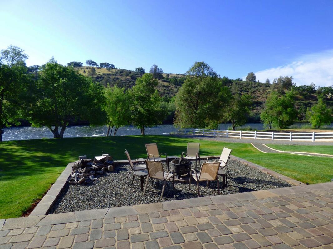 Klamathon Lodge Hornbrook, CA Siskiyou County Land for Sale