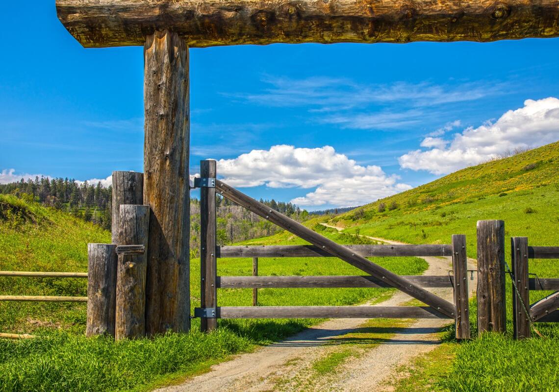 Northwest Big Country Ranch Tonasket, Washington for Sale in Tonasket