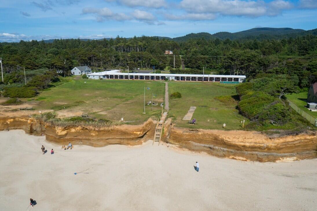 Deane's Oceanfront Lodge for Sale in Yachats, OR Lincoln County