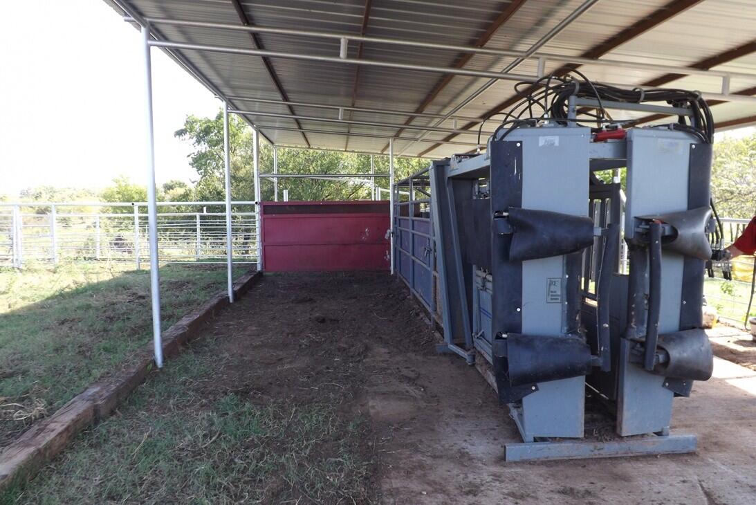 Little River 600skb/rb for Sale in Seminole, OK Seminole County Farm & Ranch
