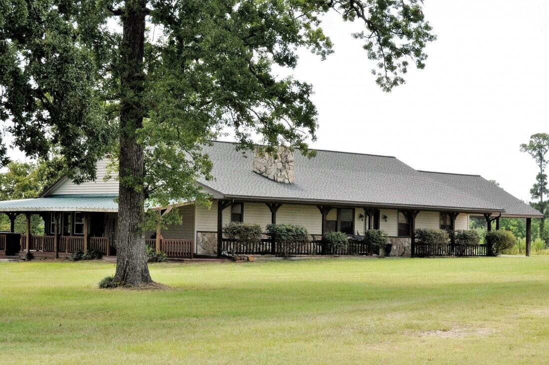 Lakeside Ranch Retreat for Sale in Huntsville, TX Walker County Farm & Ranch