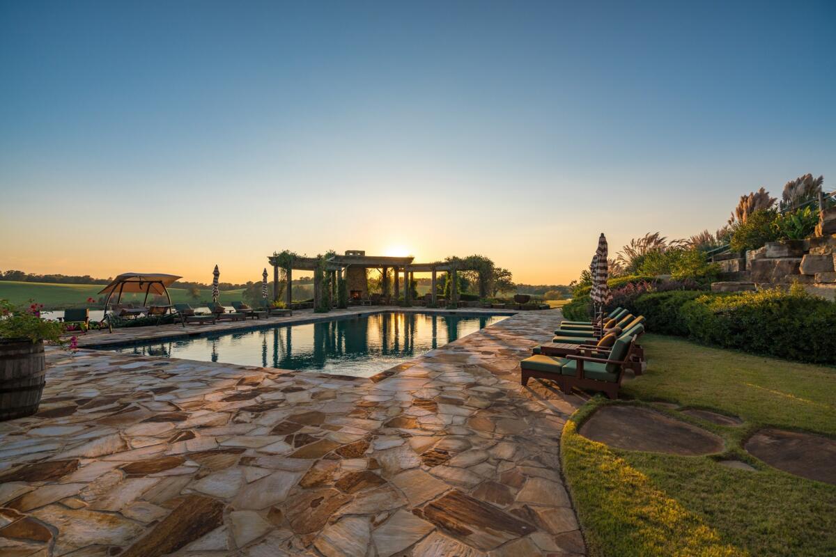 Barefoot Ranch for Sale in LaRue, TX Henderson County Farm & Ranch