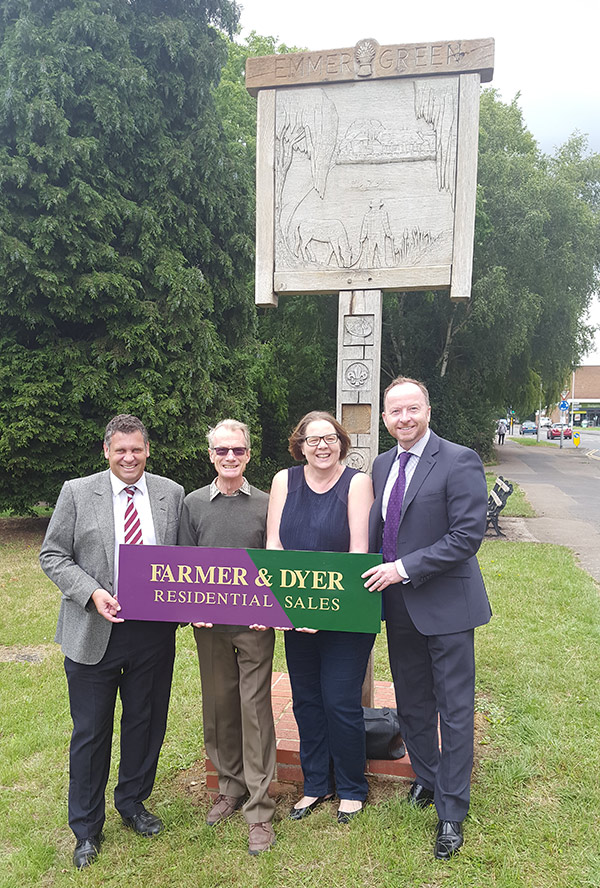 Emmer Green Signpost 2017 Farmer & Dyer