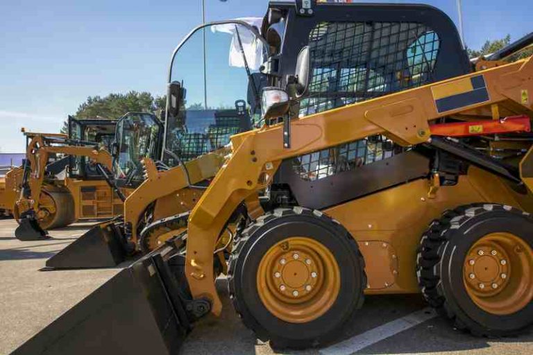 Skid Steer Tooth Bucket vs Skid Steer Smooth Bucket When To Use
