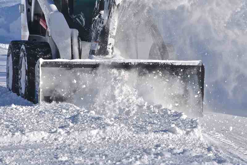 Skid Steer Tooth Bucket vs Skid Steer Smooth Bucket When To Use