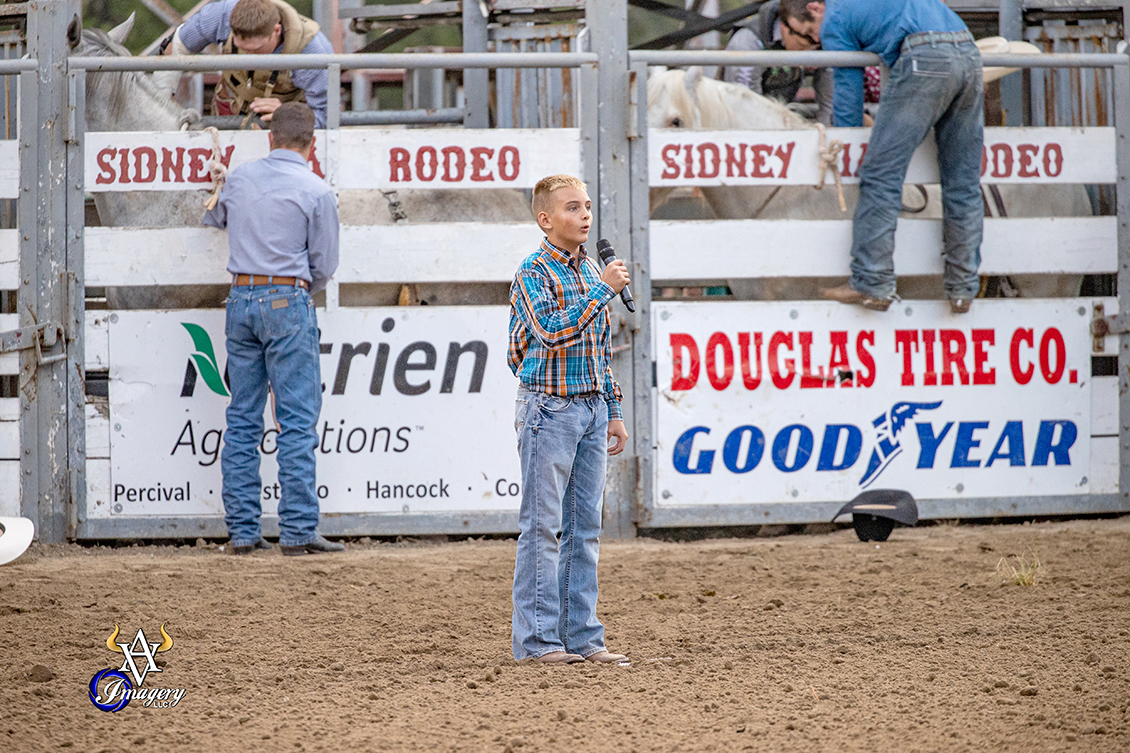 Wennihan performs at Sidney Iowa Rodeo