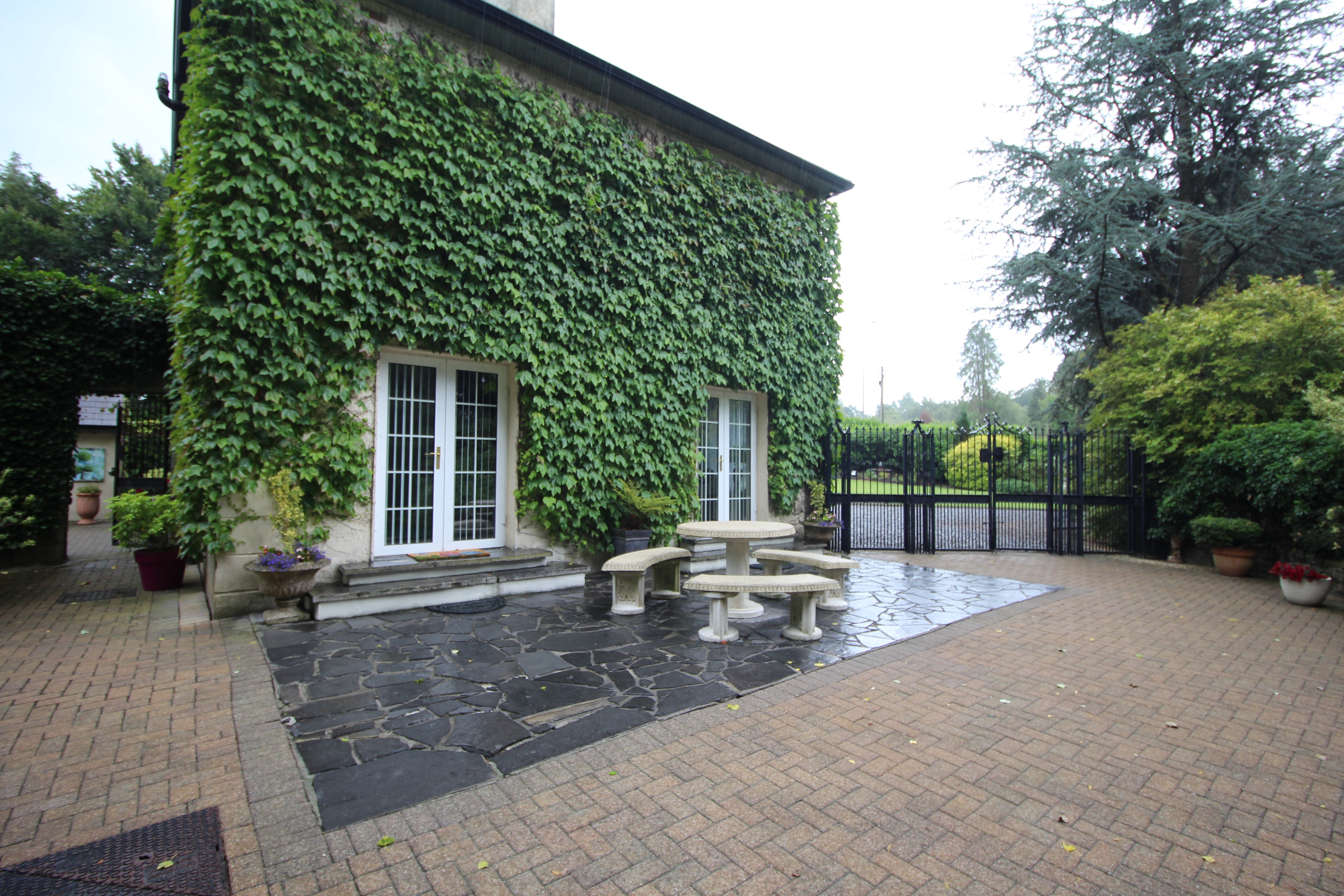 Saint Brendan's, Dublin Road, Longford N39 K1W2. Farrell