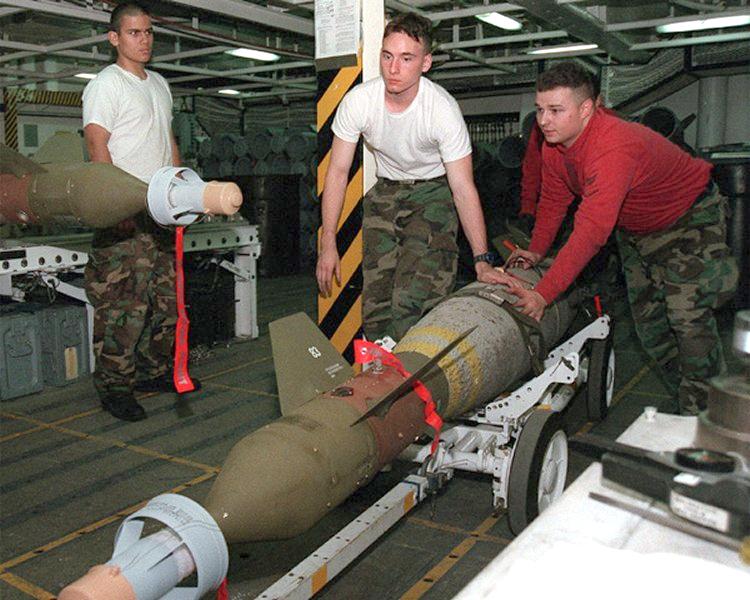 Guided Bomb Unit16 (GBU16) Paveway II Smart Weapons