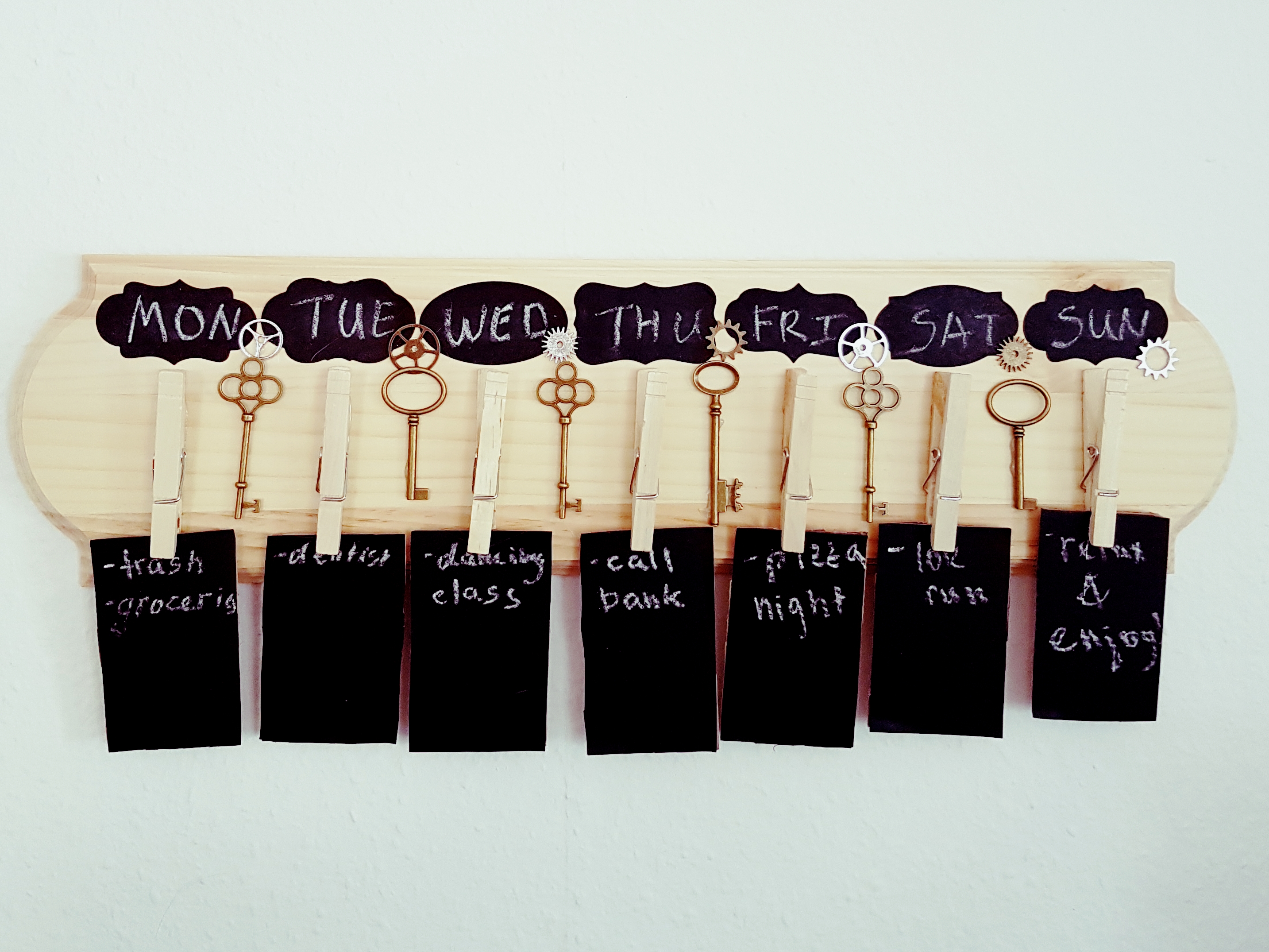 Easy DIY Projects, DIY Weekly Calendar