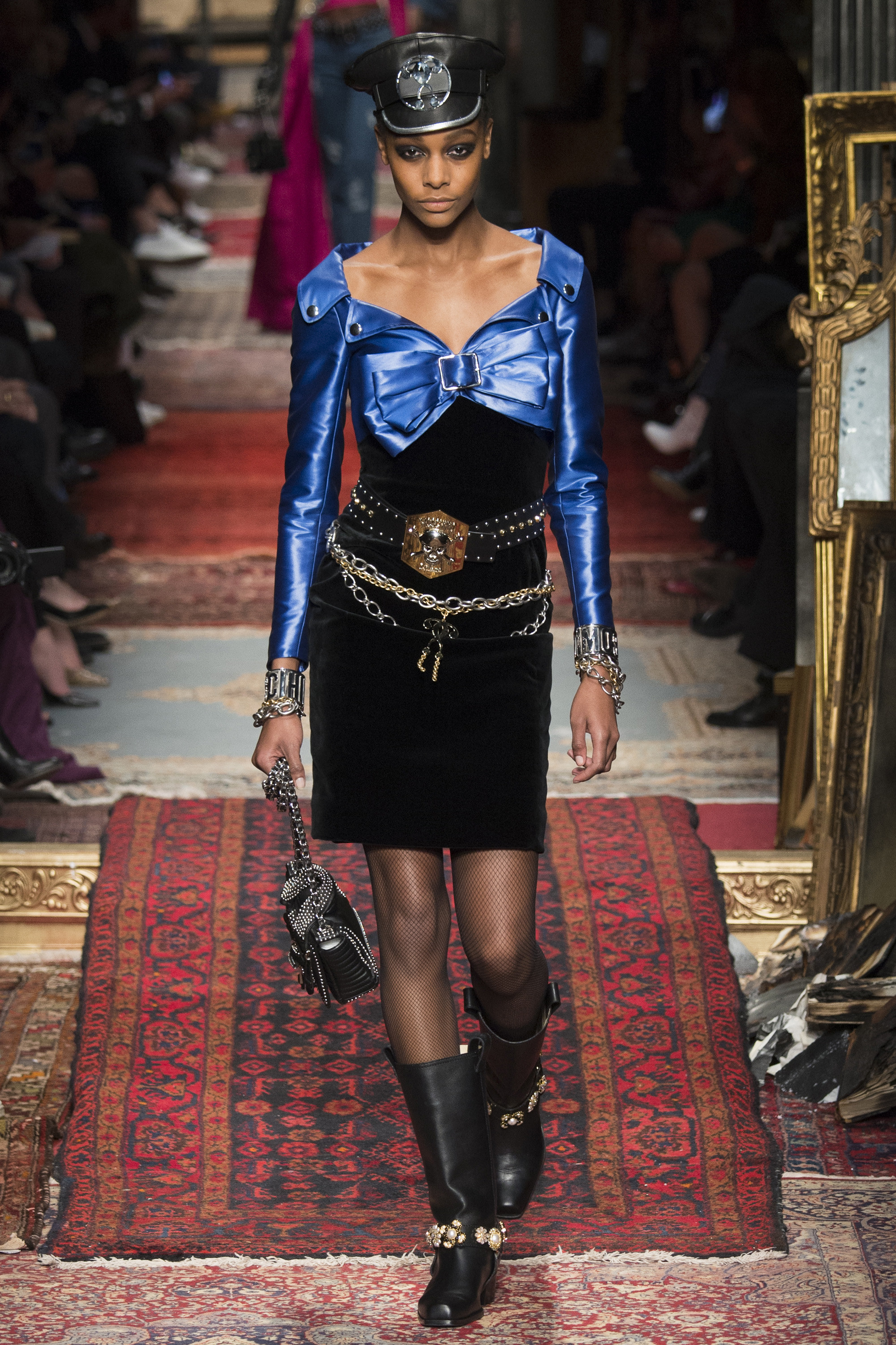 Moschino Fall 2016 ReadytoWear Fashionsizzle