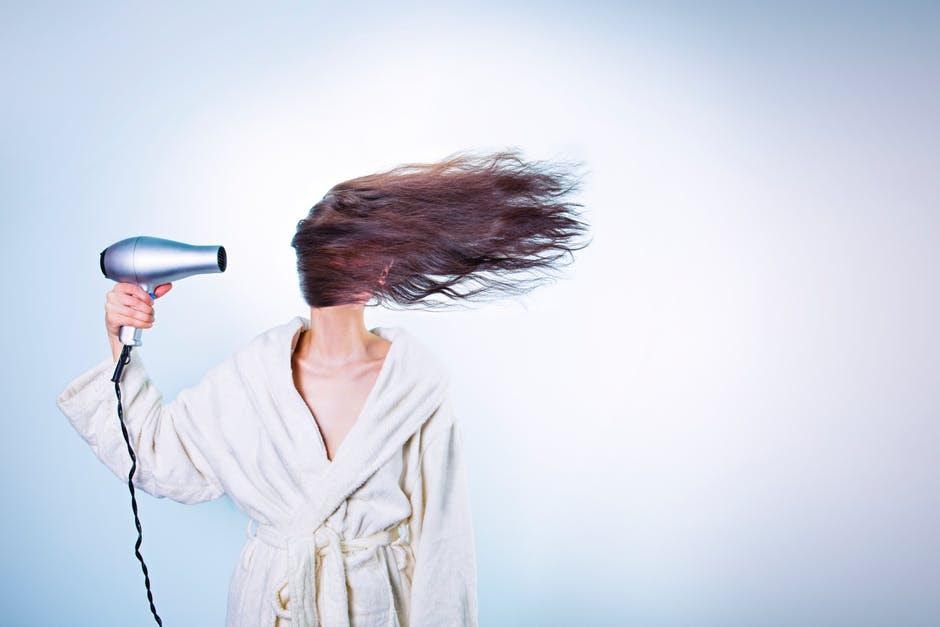 A Complete Guide on the Best Way to Dry Hair (Without Drying It Out