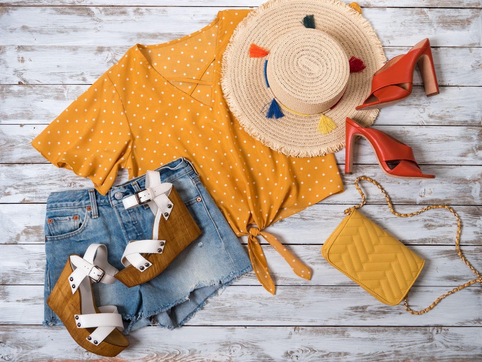 8 Essential Clothing Every Woman Should Have