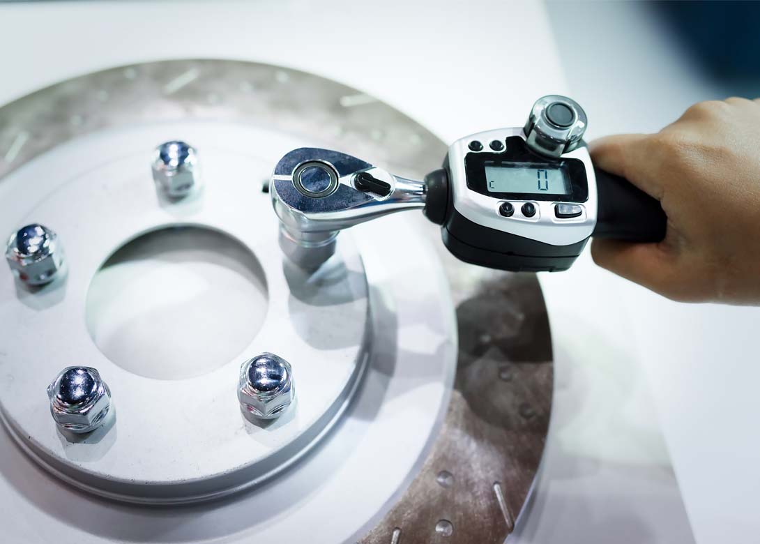 Control in the tightening of fasteners Fastener + Fixing Technology