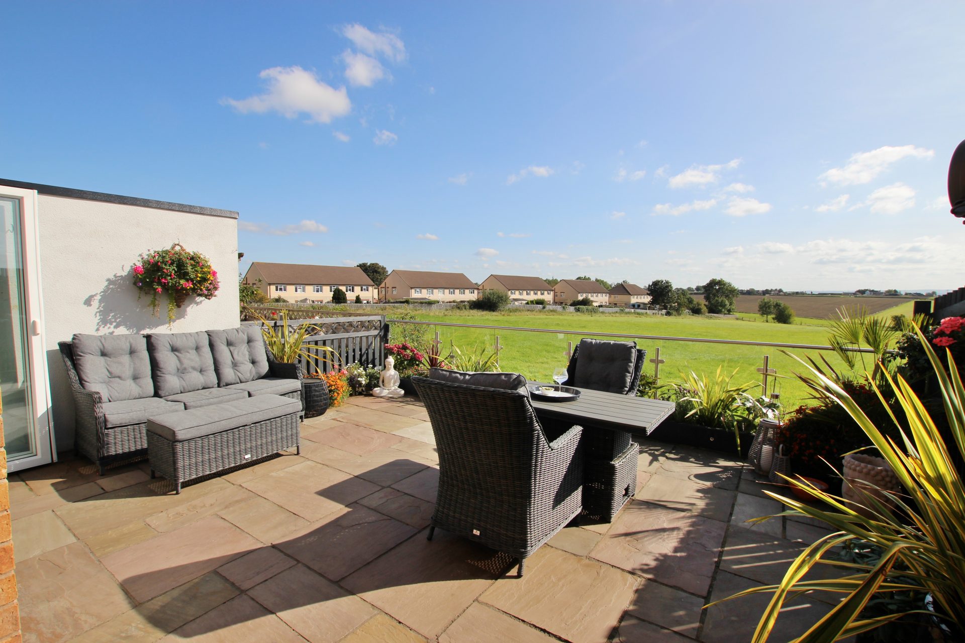 Spinners Avenue, Scholes, BD19 6AS Fastmove